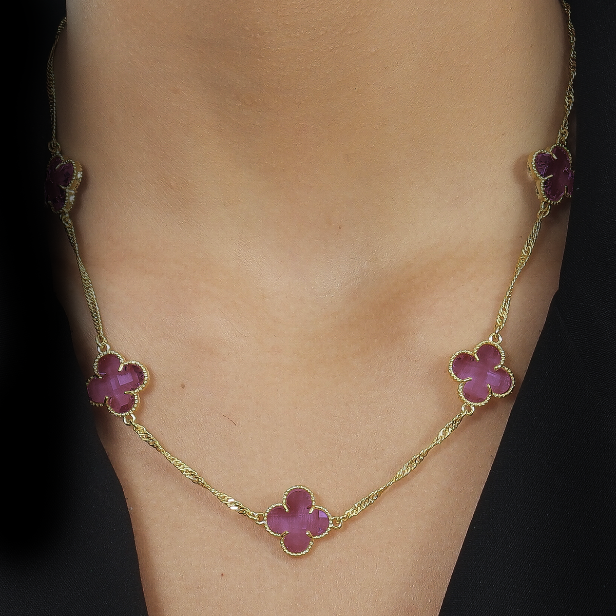 Colar Aurora Dourado 5 Trevos Rosa